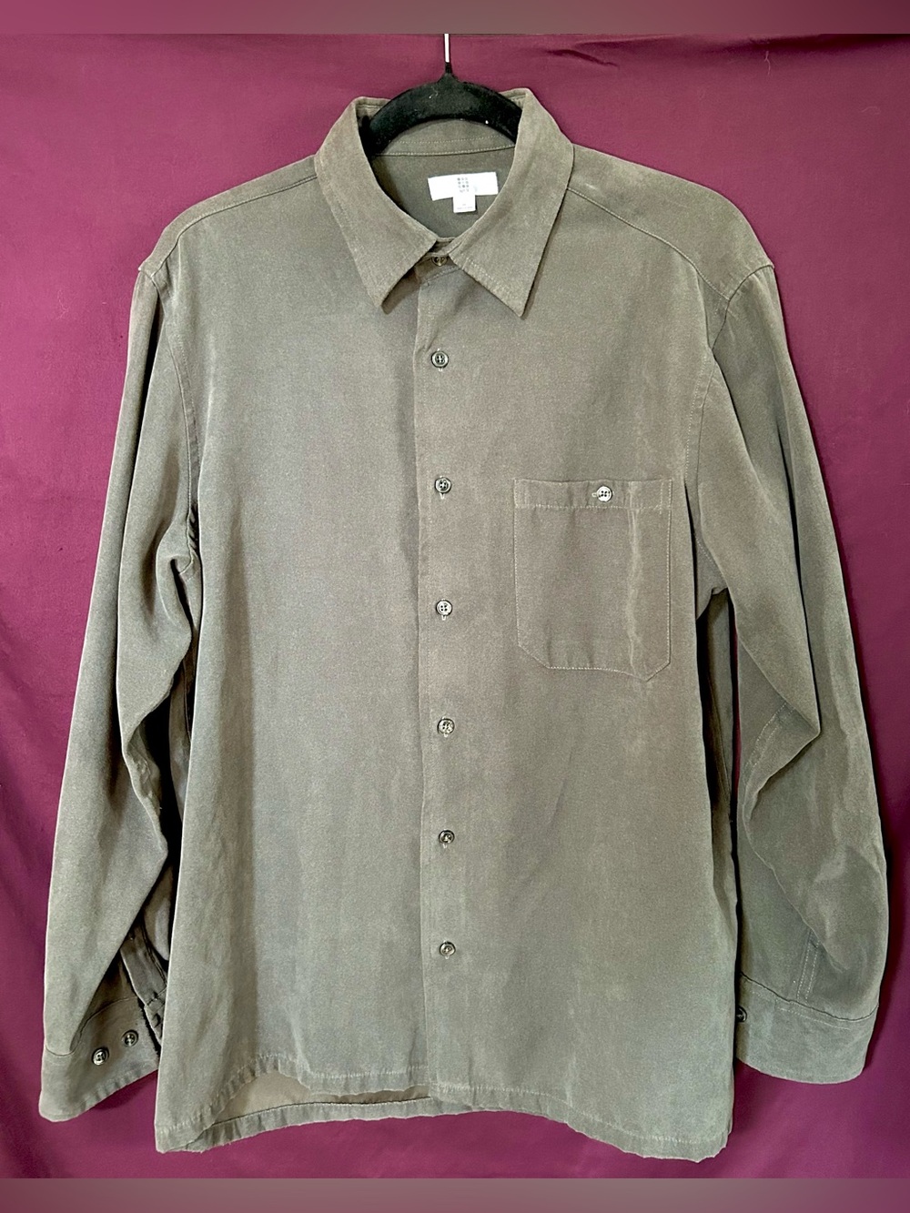 Women’s Light Button-Up Shirt in Olive Green